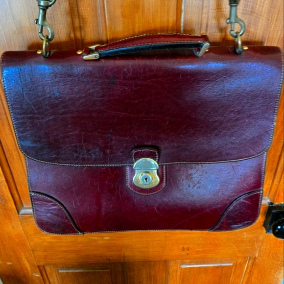 holland sport Other - Rare Handmade Vintage Holland Sport Tuscan Brown/Burgundy Cowhide Messenger Bag
